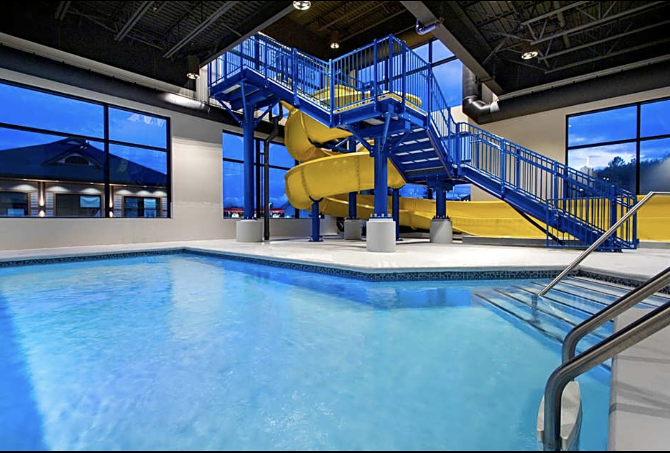 🏔️ Nuitée à Tremblant dès 139 $ avec petit déjeuner, piscine et glissade intérieure - Option familles dispo